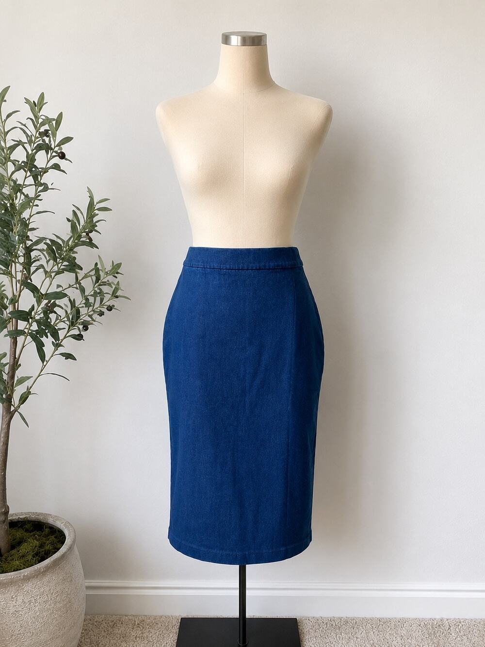 Susana Monaco Dark Denim Pencil Skirt Women’s XS Stretch Pull-On Knee Length NWT